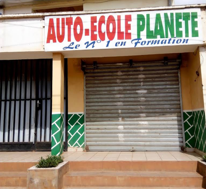 FACADE AUTO ECOLE PLANETE ODZA